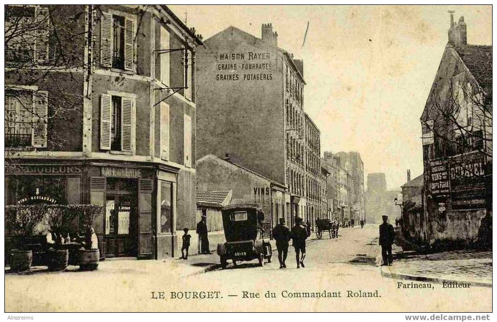 CPA 93 : LE BOURGET  Rue Du Cdt Roland Avec Voiture Et Commerce  A VOIR  !!! - Le Bourget
