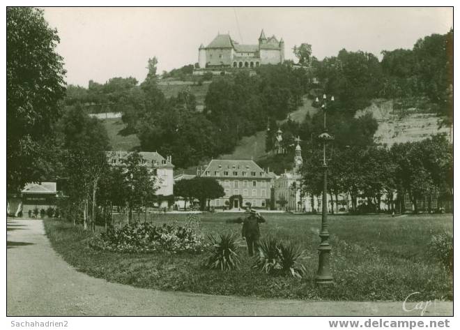 38. Cpsm. URIAGE-LES-BAINS. Les Promenades Et Le Château. 25 - Uriage