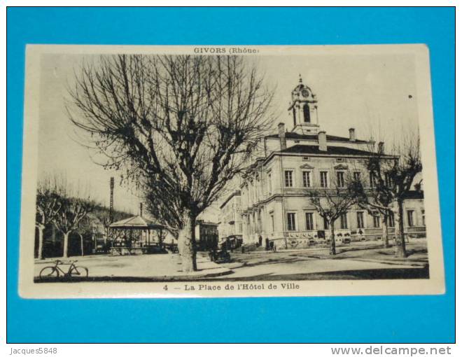 69) Givors - N° 4 - La Place De L'hotel De Ville - Le Kiosque  - Année - Edit  Cellard - Givors