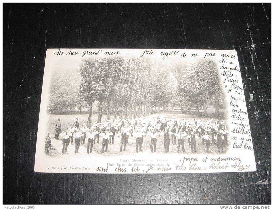 VANVES LYCEE MICHELET UNE LECON DE GYMNASTIQUE DANS LE PARC - 92 HAUTS DE SEINE - Carte Postale De France - Vanves