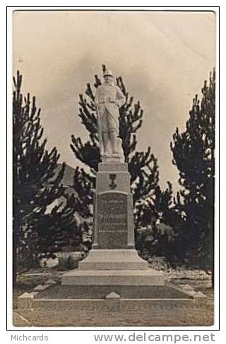 CPA 51 BAZANCOURT - Monument Aux Morts (Carte Photo) - Bazancourt