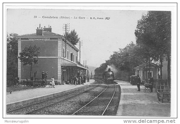 69 ) Fl ) CONDRIEU, La Gare, Vue Intérieure Animée, Arrivée Du Train, B.F. 39 - Condrieu