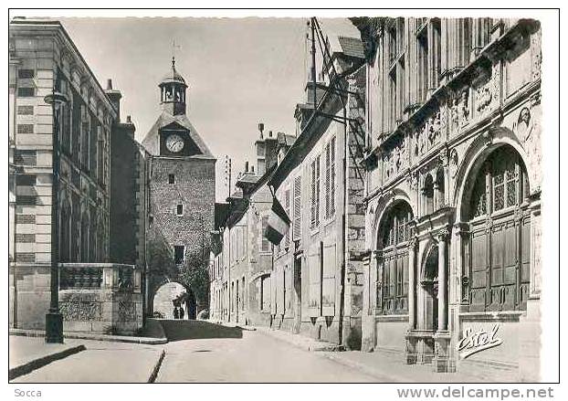 BEAUGENCY - Rue Du Change Et Tour De L´Horloge - Beaugency