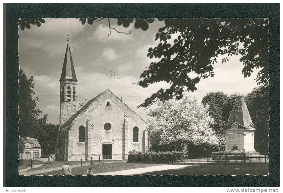 CPSM - Malesherbes (45) - L' église ( Ed. RAMEAU N°46 Format CPA) - Malesherbes