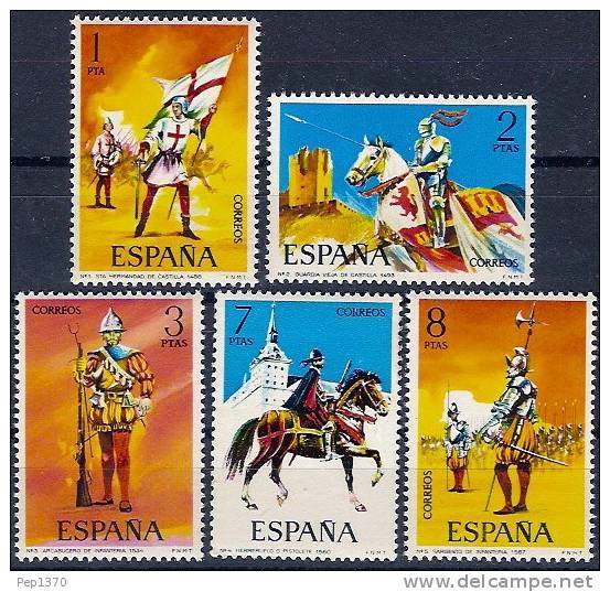 ESPAÑA 1973 UNIFORMES MILITARES (1ª SERIE) - EDIFIL Nº 2139-2143 - YVERT Nº 1793-1797 - Textil