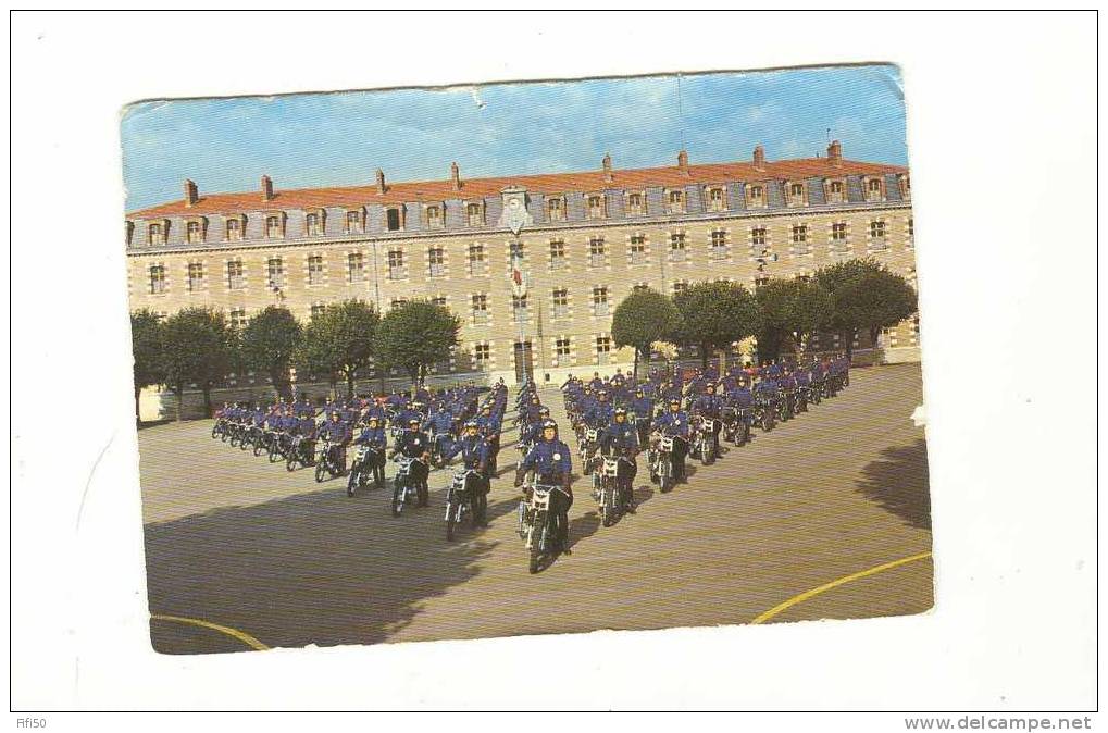 MOTARDS DE LA POLICE EN FORMATION - Policia – Gendarmería