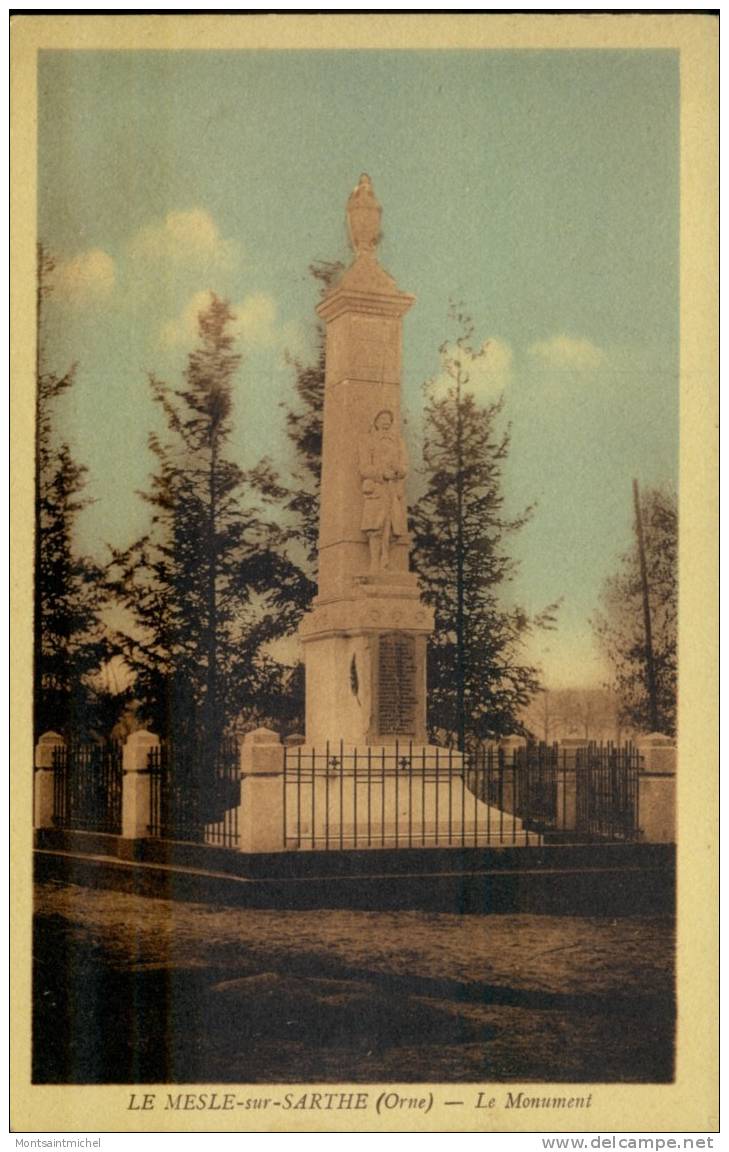 Le Mesle-sur-Sarthe Orne 61. Le Monument Aux Morts. - Le Mêle-sur-Sarthe