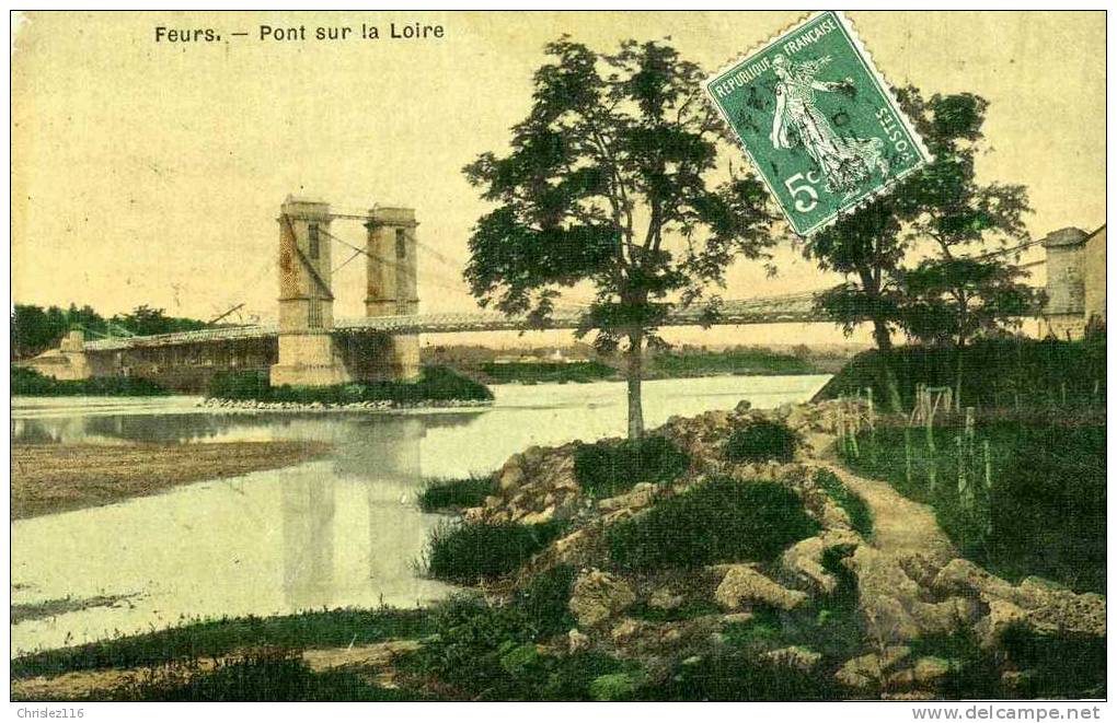 42 FEURS Pont Sur La Loire  Beau Plan Couleur 1909  Carte Tissée - Feurs