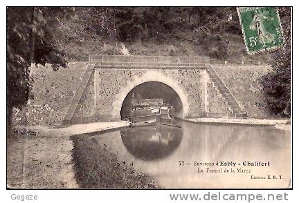 77 ESBLY - CHALIFERT  Le Tunnel De La Marne  Et Péniche Y Pénétrant Et Personnages PLI - Esbly