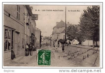 TROIS MOUTIERS        LA GRANDE RUE - Les Trois Moutiers