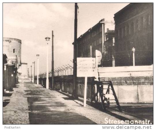 POSTKARTE BERLIN NACH 13.08.1961 BERLINER MAUER BERNAUER STRASSE STRESEMANNSTRASSE CHECKPOINT CHARLIE VERSÖHNUNGSKIRCHE - Mur De Berlin