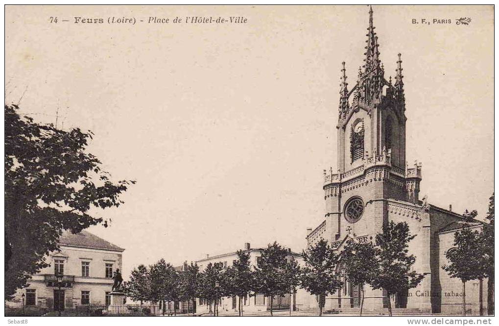 FEURS PLACE DE L'HOTEL DE VILLE - Feurs