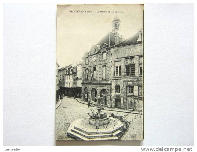 CPA - 78 - MANTES Sur SEINE - Mairie Et Fontaine - Mantes La Ville