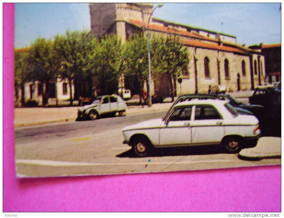 2 CV , Peugeot 204 à Feurs - Vues Multiples - Loire - Feurs