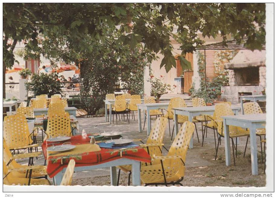 30.170/ ST JEAN DU GARD - Hôtel Restaurant "La Corniche Des Cévennes" - La Terrasse (cpsm) - Saint-Jean-du-Gard