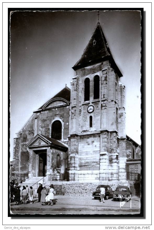 93 PANTIN, L'Eglise, Animée, Voitures, Ed Raymon, CPSM 9x14, Dos Vierge - Pantin