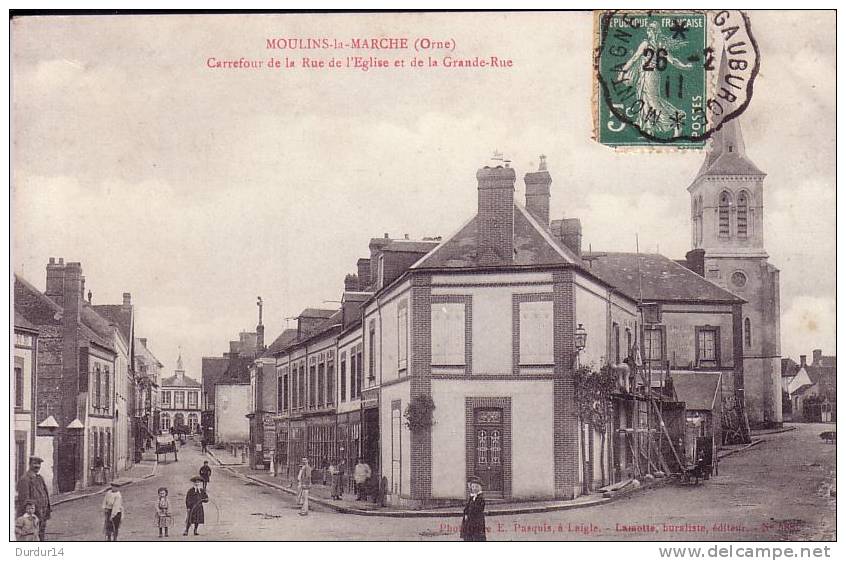 MOULINS-la-MARCHE (Orne).  Carrefour De La Rue De L'Église Et De La Grande-Rue  (  E.PASQUIS) - Moulins La Marche