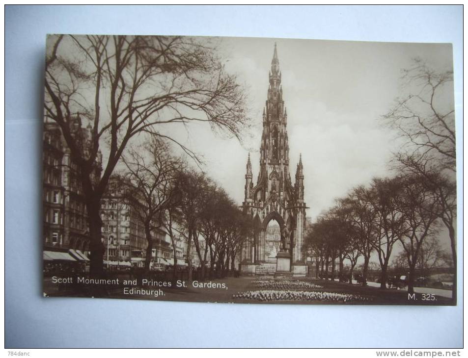 Scott Monument And Princes St.Gardens - Edinburg - Midlothian/ Edinburgh