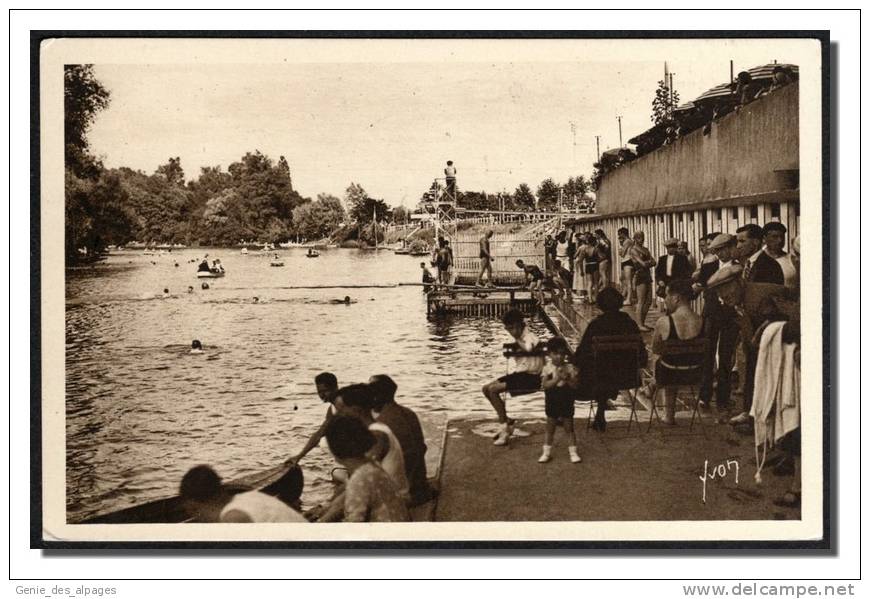 94 MAISONS ALFORT, Les 7 Arbres, Restaurant-Dancing-Baignade Canotage, Animée, Baigneurs, CPA 9x14, Ed Yvon, Dos Vierge - Maisons Alfort