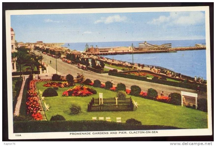 CPSM  Royaume Uni Promenade Gardens And Pier , Clacton On Sea - Clacton On Sea