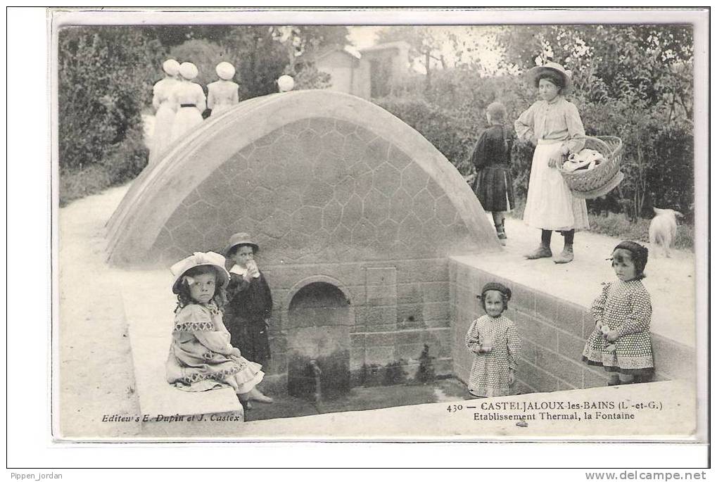 47 CASTELJALOUX-les Bains  *Etablissement Thermal, La Fontaine * Superbe CPA Animée - Casteljaloux