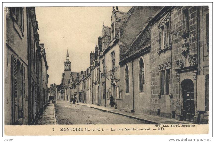 7  -  MONTOIRE  --   La Rue Saint-Laurent - Montoire-sur-le-Loir