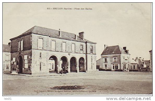 Dép 72 - T295 - Brulon - Place Des Halles - Bon état Général - Brulon