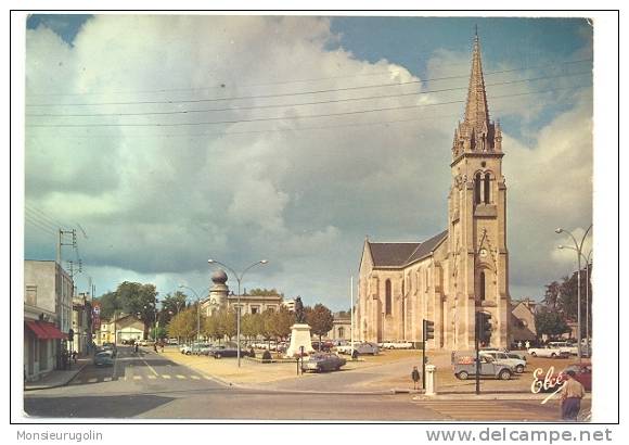 33 ) FL) MERIGNAC, La Place Et L'église, CPSM 150 X 105, Chatagneau édit N° 4606 - Merignac