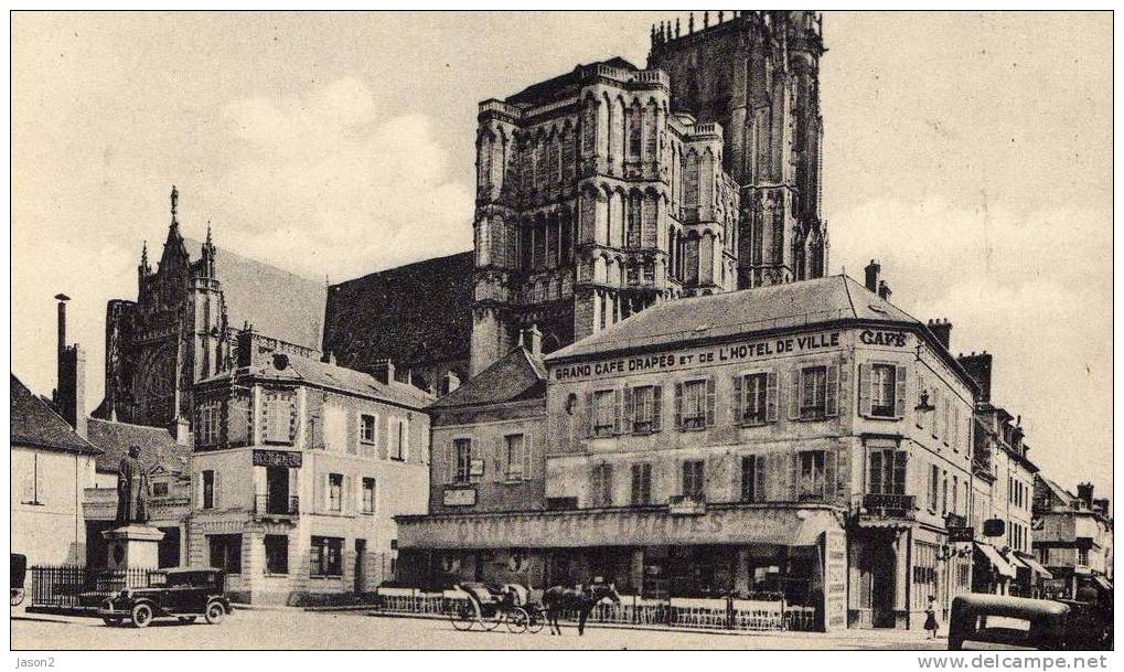 CPA  Grand Cafe Drapes Sur La Place Drapes A Sens(yonne) Animee Voiture Et Caleche - Cafés