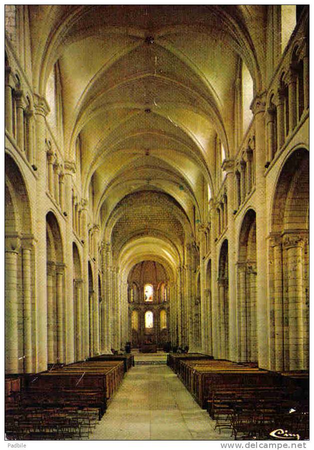 Carte Postale 76.  St-Martin-de-Boscherville  Intérieur De L'église St-Georges Trés Beau Plan - Saint-Martin-de-Boscherville