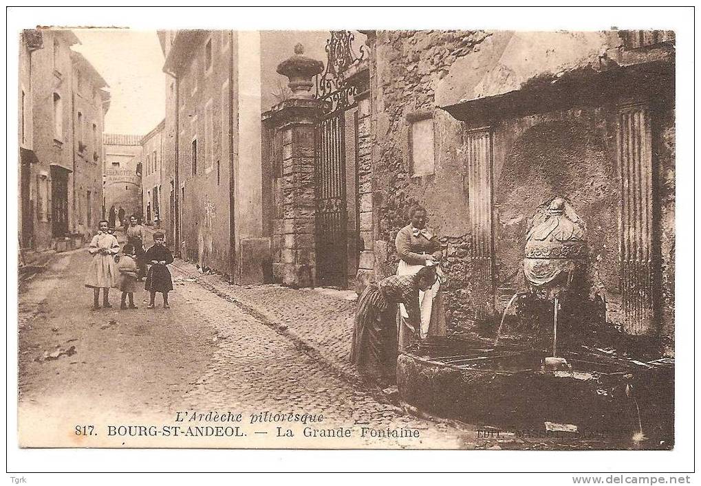 Bourg Saint Andéol  La Grande Fontaine Animée BOURG SAINT ANDEOL - Bourg-Saint-Andéol