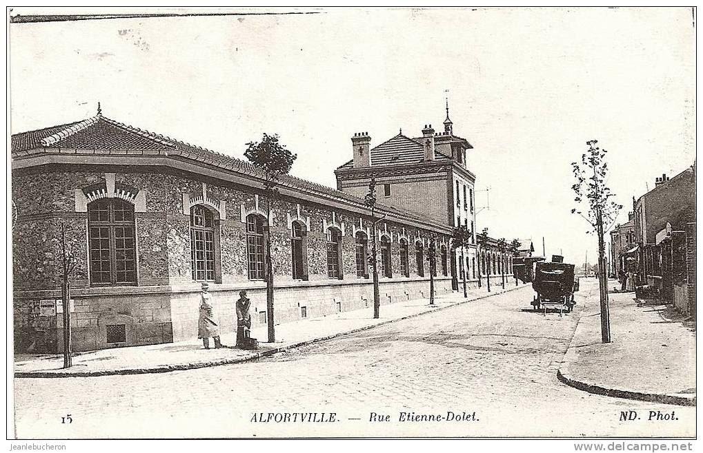 C . P . A   (  ALFORVILLE     " Rue Etienne -Dolet  " Vue  Animée Trés Rare  ) - Alfortville