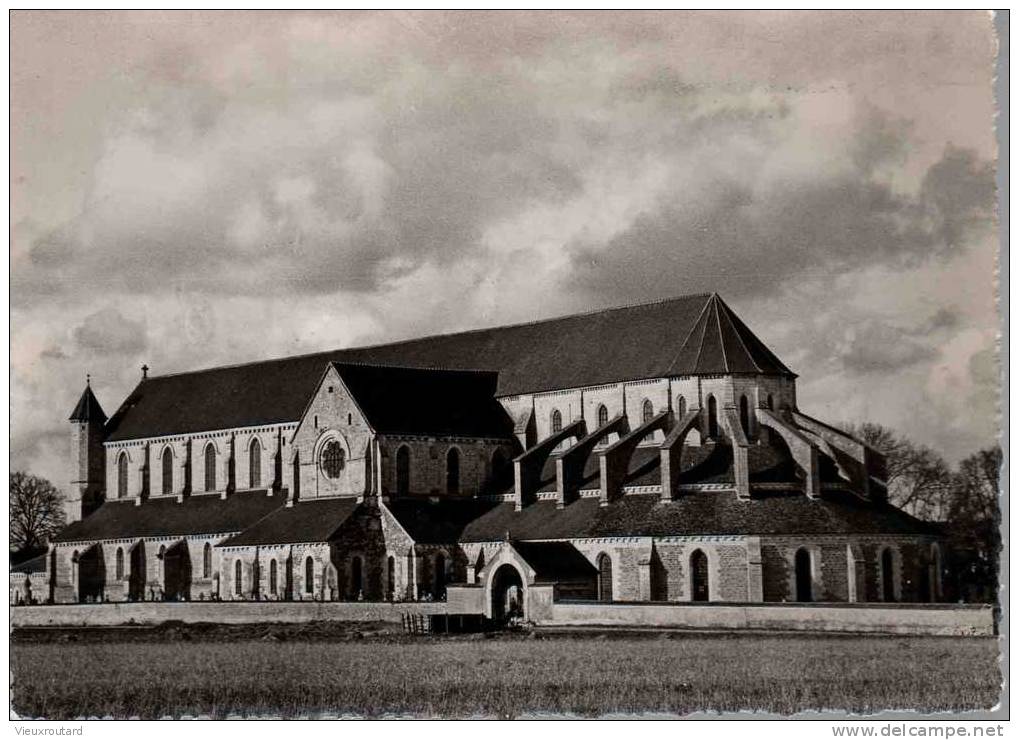 CPSM.  PONTIGNY. ABBAYE DE PONTIGNY. DENTELLEE. - Pontigny