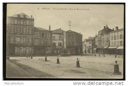 57 BOULAY (Bolchen) Place Du Marché Et Rue Du Maréchal Foch - Boulay Moselle