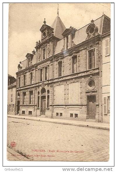 VOUZIERS   -   ** ECOLE MUNICIPALE DES GARCONS **   -   Editeur :  ALEAC ANTIGNA?  Du Grand Bazar De Vouziers - Vouziers