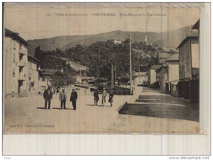 Vallée Du Grésivaudan - PONTCHARRA. - Place Bayard Et La Tour D'Avalon. - Pontcharra