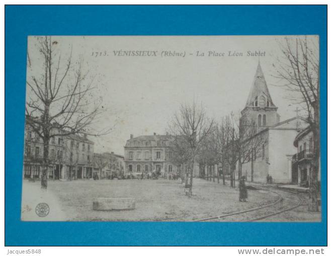 69) Vénissieux - N° 1713 - La Place Léon Sublet - Année 1917 - EDIT  Farges - Vénissieux