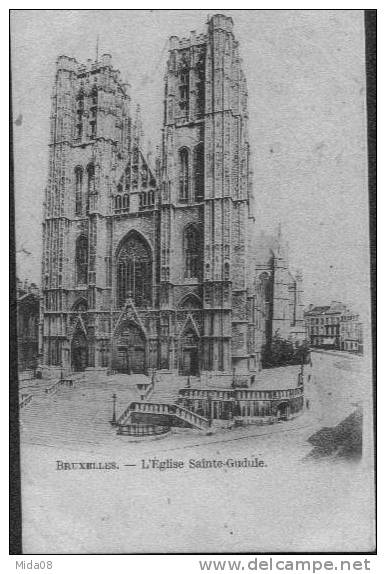 BRUXELLES.  L'EGLISE SAINTE GUDULE. - Spoorwegen, Stations