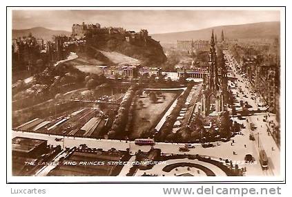 THE CASTLE AND PRINCES STREET . EDINBURGH.   222365. - Midlothian/ Edinburgh