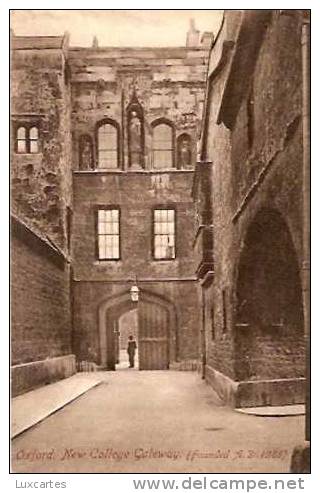 OXFORD. NEW COLLEGE GATEWAY.(FOUNDED A.D. 1386). - Oxford