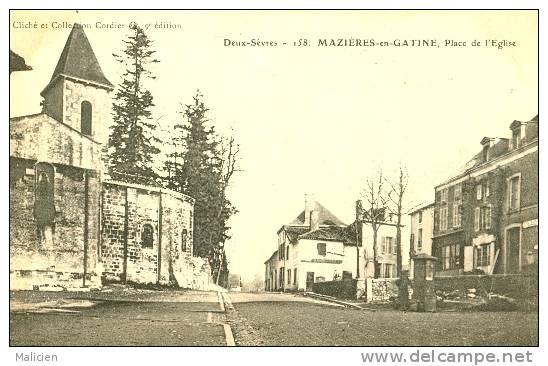 DEUX SEVRES -ref 7909- Mazieres En Gatine -  Place De L Eglise   - Bon Etat - Mazieres En Gatine