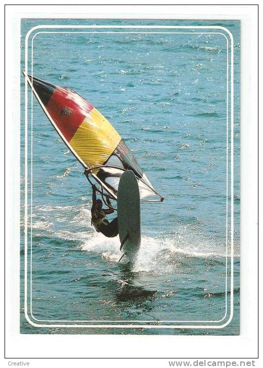 OOSTDUINKERKE. SURFERS (sporen Van Plakboek.Zie Scan - Voir Scan,reste De Colle) - Oostduinkerke