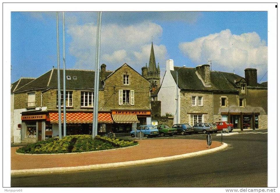 CPM De Questembert   La Place Gombaud - Questembert