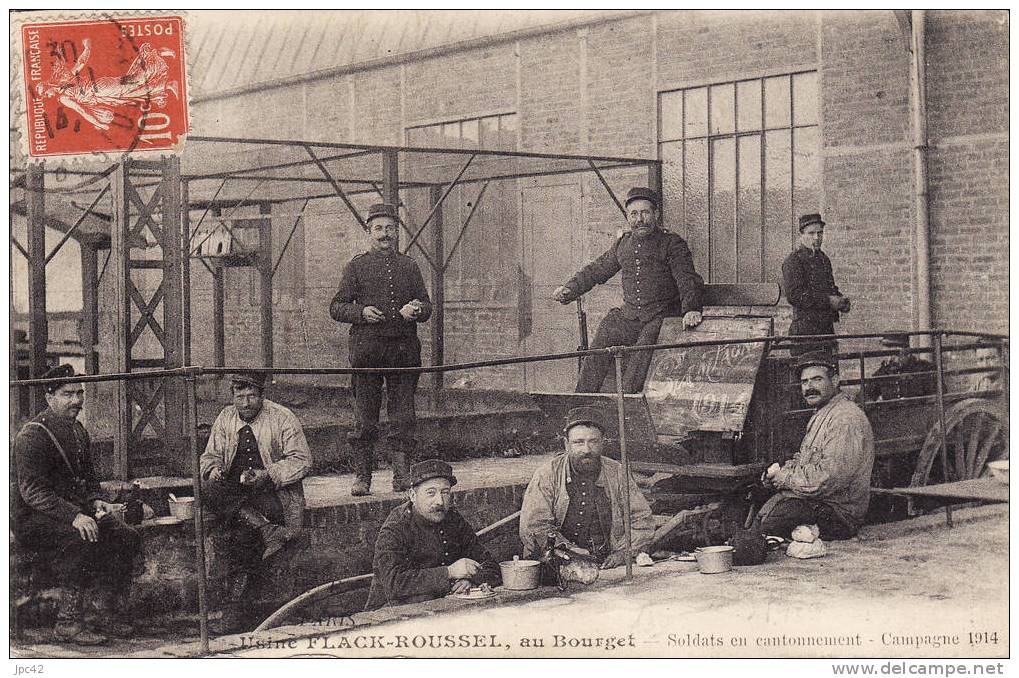 Usine Flack-Roussel, Au Bourget, Soldats En Cantonnement  Campagne 1914 - Le Bourget