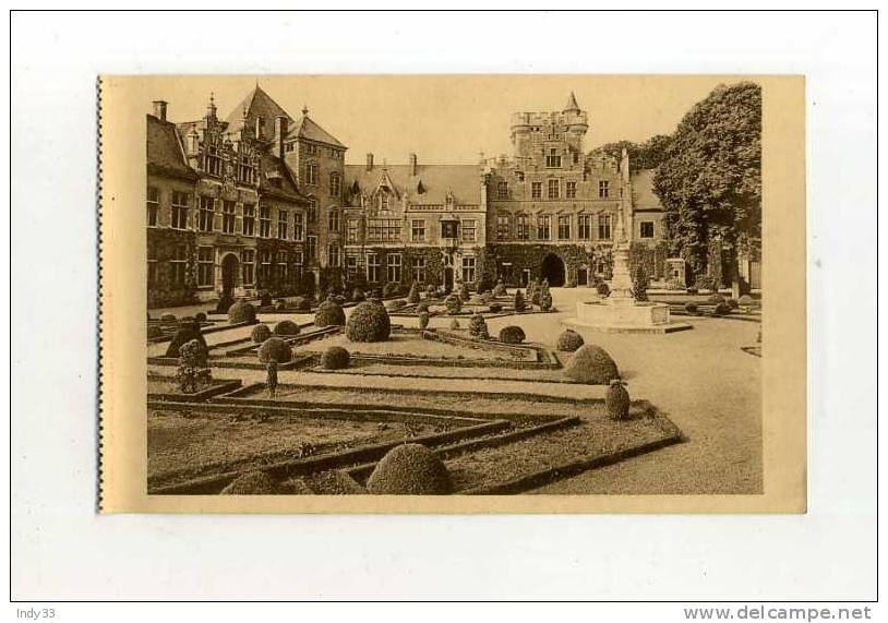 -  BELGIQUE . BRABANT FLAMAND . LENNIK . CHÂTEAU DE GAESBEEK LEZ-BRUXELLES . LE CHÂTEAU VU DE LA COUR D´ HONNEUR - Lennik