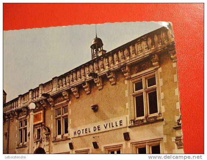 CPSM-1970 -(17-CHARENTE MARITIME) JONZAC-LA PORTE FORTIFIEE DU CHATEAU E HOTEL DE VILLE - Jonzac