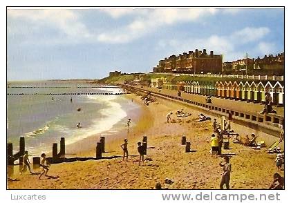 THE BEACH . LOWESTOFT . - Lowestoft