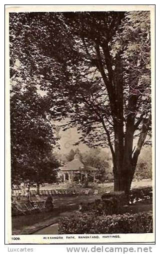 1009. ALEXANDRA PARK . BANDSTAND. HASTINGS. - Hastings