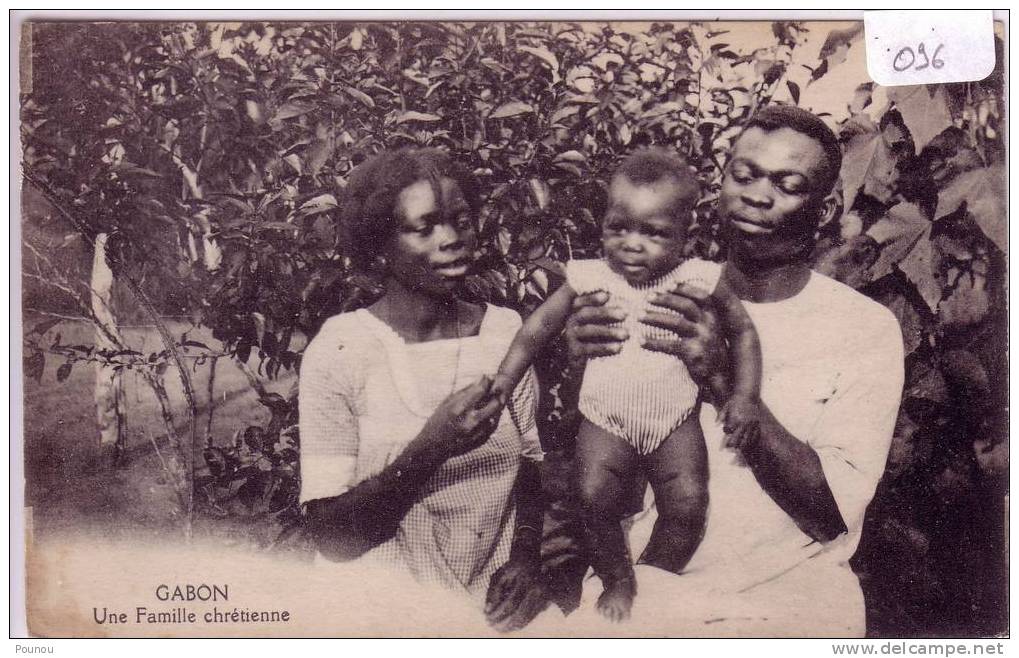 - GABON - UNE FAMILLE CHRETIENNE (096) - Gabon