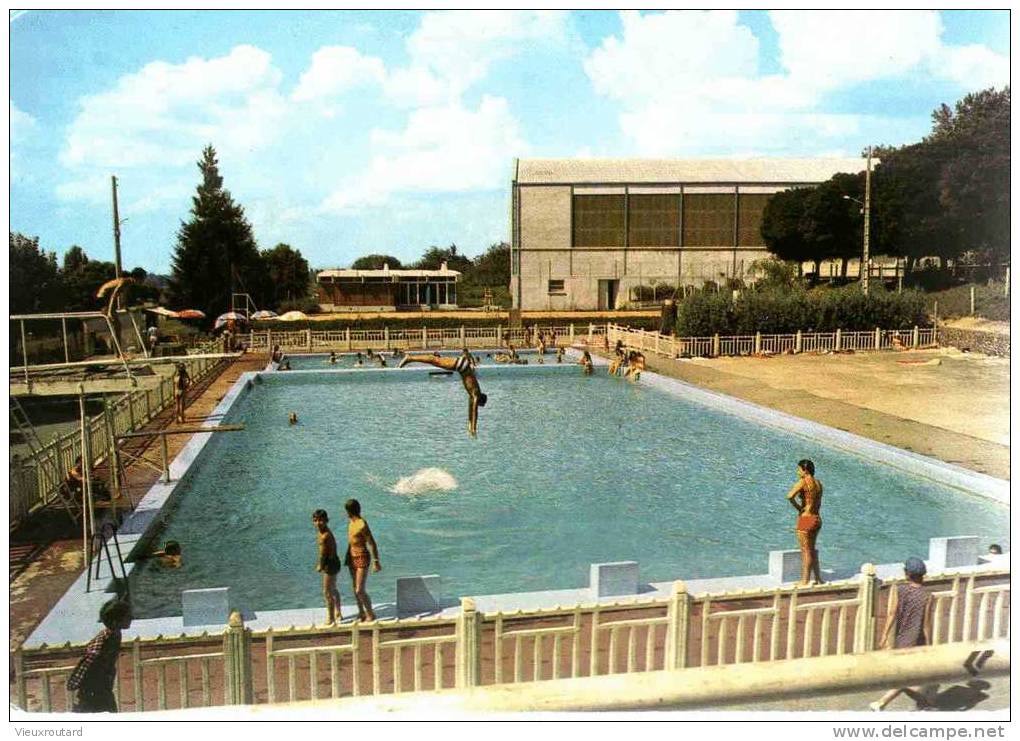 CPSM. CHALUS. HAUTE VIENNE. LA PISCINE. - Chalus